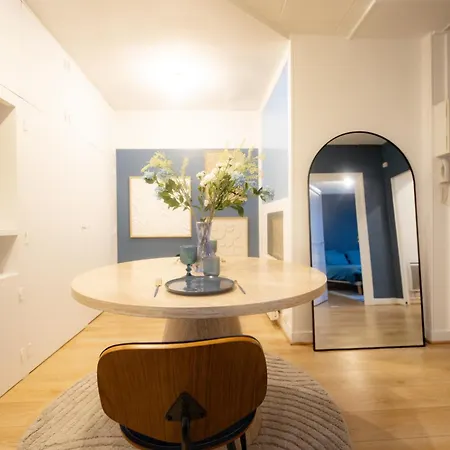 Louerangoueme - L'ecrin Bleu - Ideal Couple & Professionnels - Localisation Ideal Centre-ville Et Gare - Wifi - Netflix *