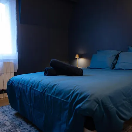 Louerangoueme - L'ecrin Bleu - Ideal Couple & Professionnels - Localisation Ideal Centre-ville Et Gare - Wifi - Netflix