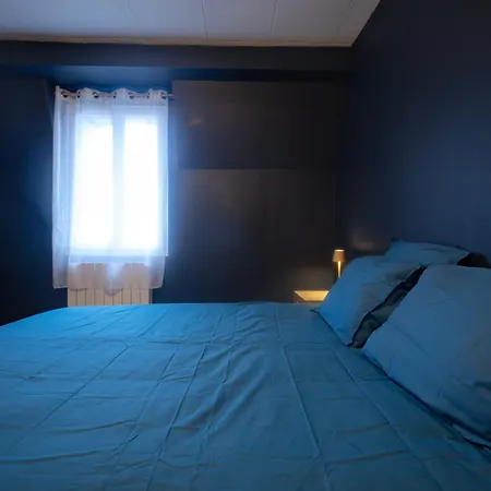 Louerangoueme - L'ecrin Bleu - Ideal Couple & Professionnels - Localisation Ideal Centre-ville Et Gare - Wifi - Netflix Daire *