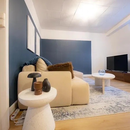 Louerangoueme - L'ecrin Bleu - Ideal Couple & Professionnels - Localisation Ideal Centre-ville Et Gare - Wifi - Netflix Daire