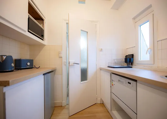 Apartment L'ecrin Bleu - Ideal Couple & Professionnels - Localisation Ideal Centre-ville Et Gare - Wifi - Netflix