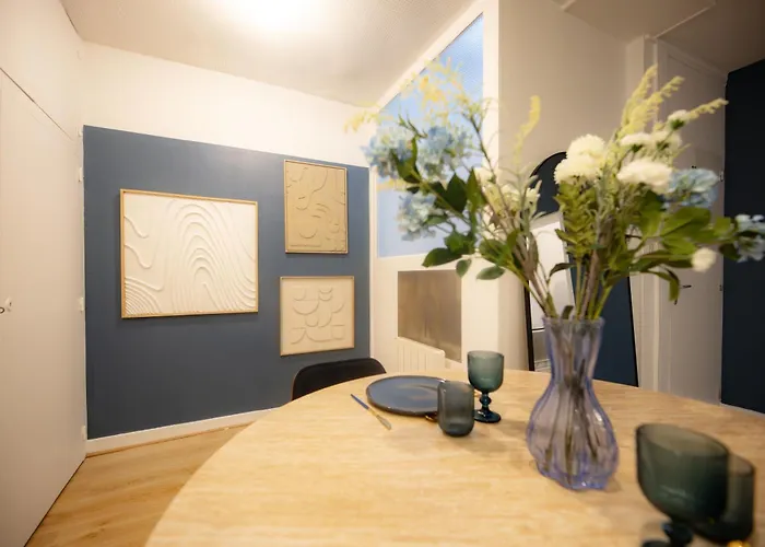 L'ecrin Bleu - Ideal Couple & Professionnels - Localisation Ideal Centre-ville Et Gare - Wifi - Netflix Apartment