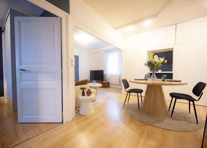 L'ecrin Bleu - Ideal Couple & Professionnels - Localisation Ideal Centre-ville Et Gare - Wifi - Netflix Apartment Angoulême