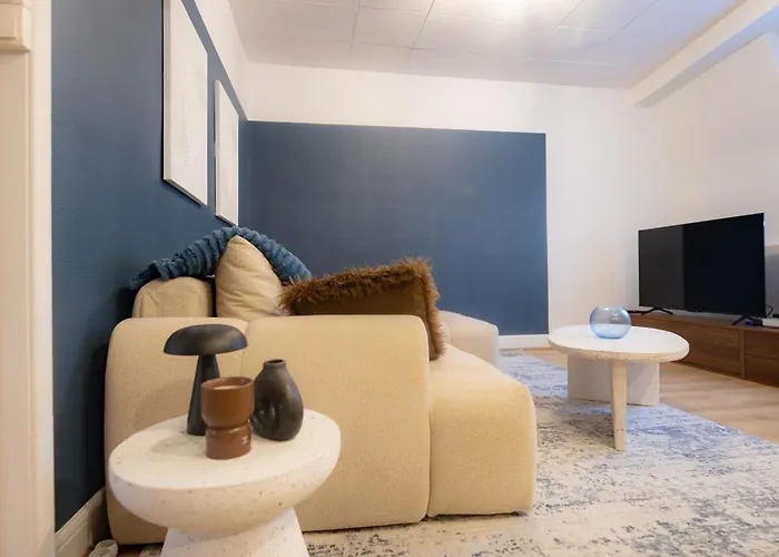 L'ecrin Bleu - Ideal Couple & Professionnels - Localisation Ideal Centre-ville Et Gare - Wifi - Netflix Apartment